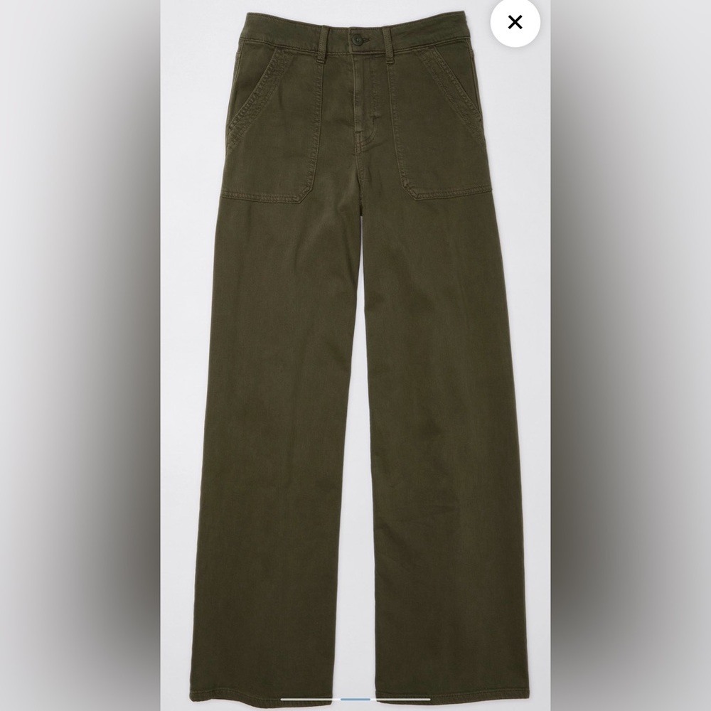 AE highwaisted, baggy/leg jeans